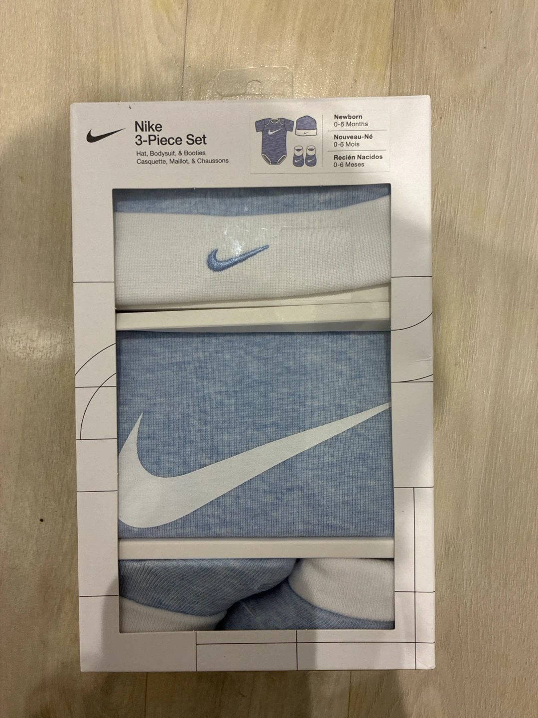 Rascals Size 1 Diapers (168 count) and Nike 3-Piece Set - photo 3
