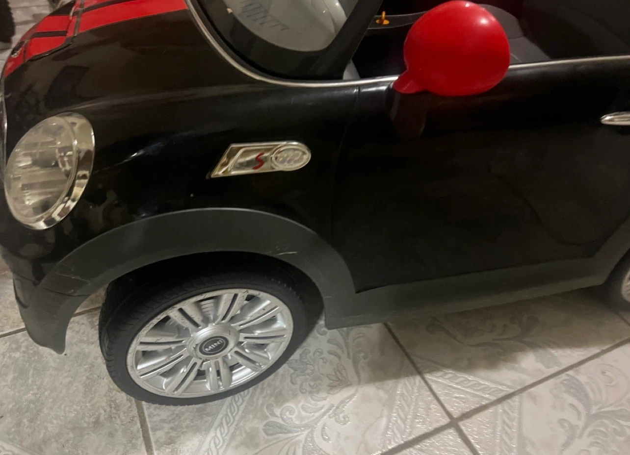 6-Volt Mini Cooper Battery Ride-On Vehicle in - photo 2
