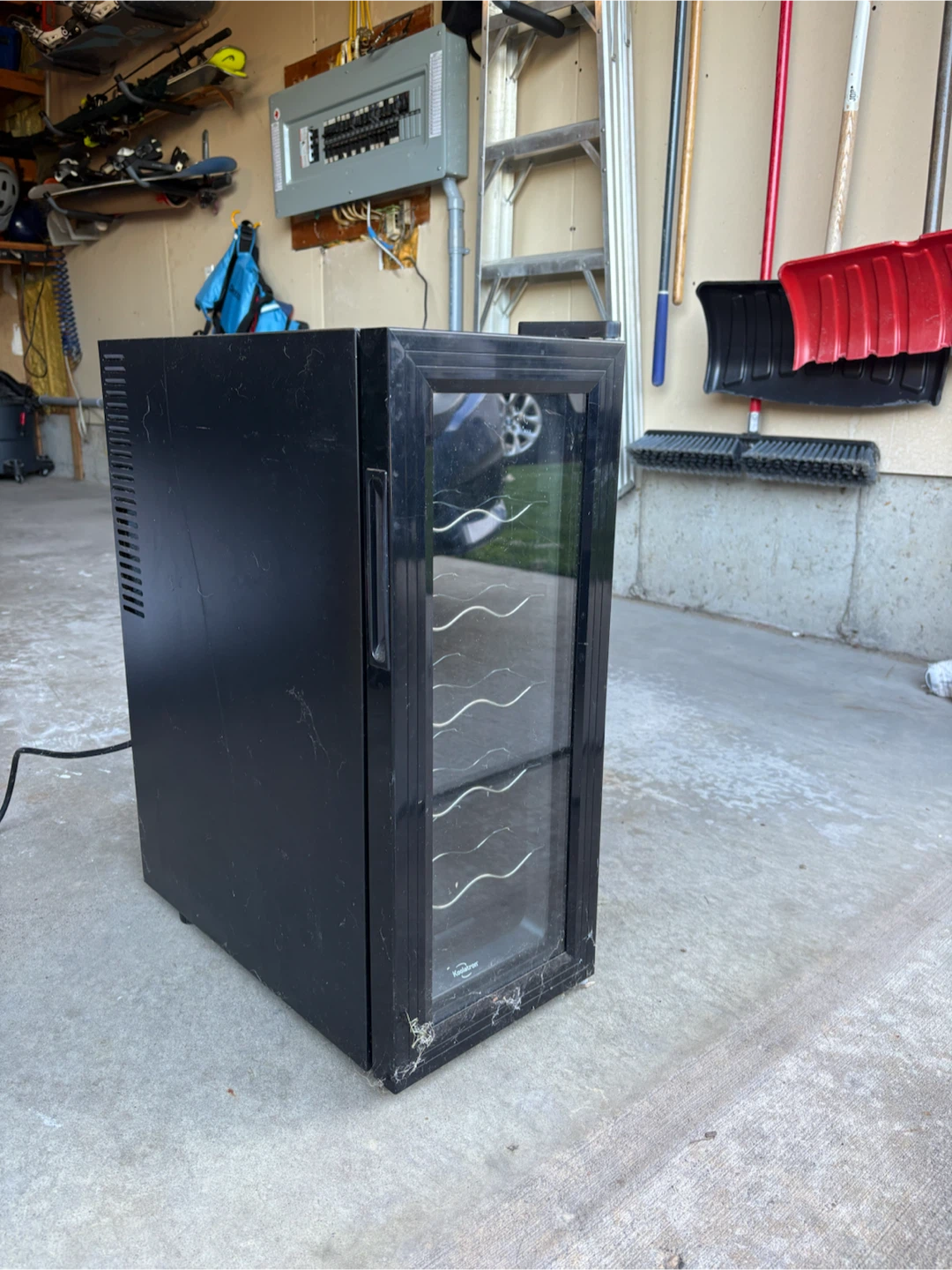Koolatron 12-Bottle Wine Cooler - photo 3