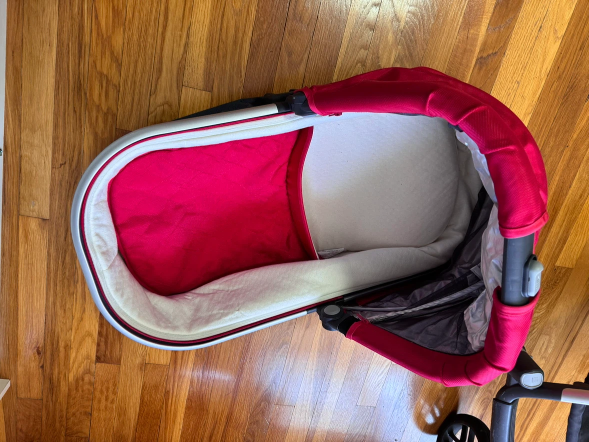 UppaBaby Bassinet in Red