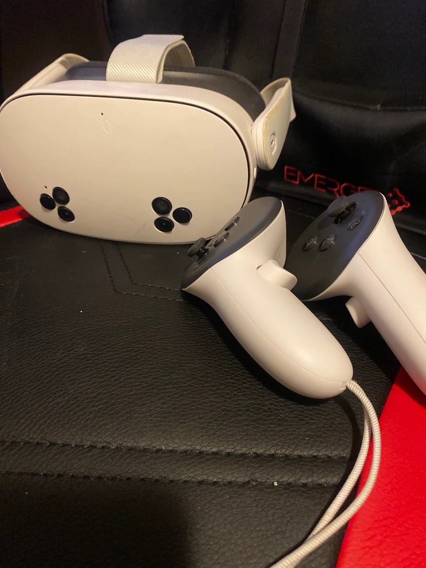 Meta Quest 3 VR Headset and Controllers