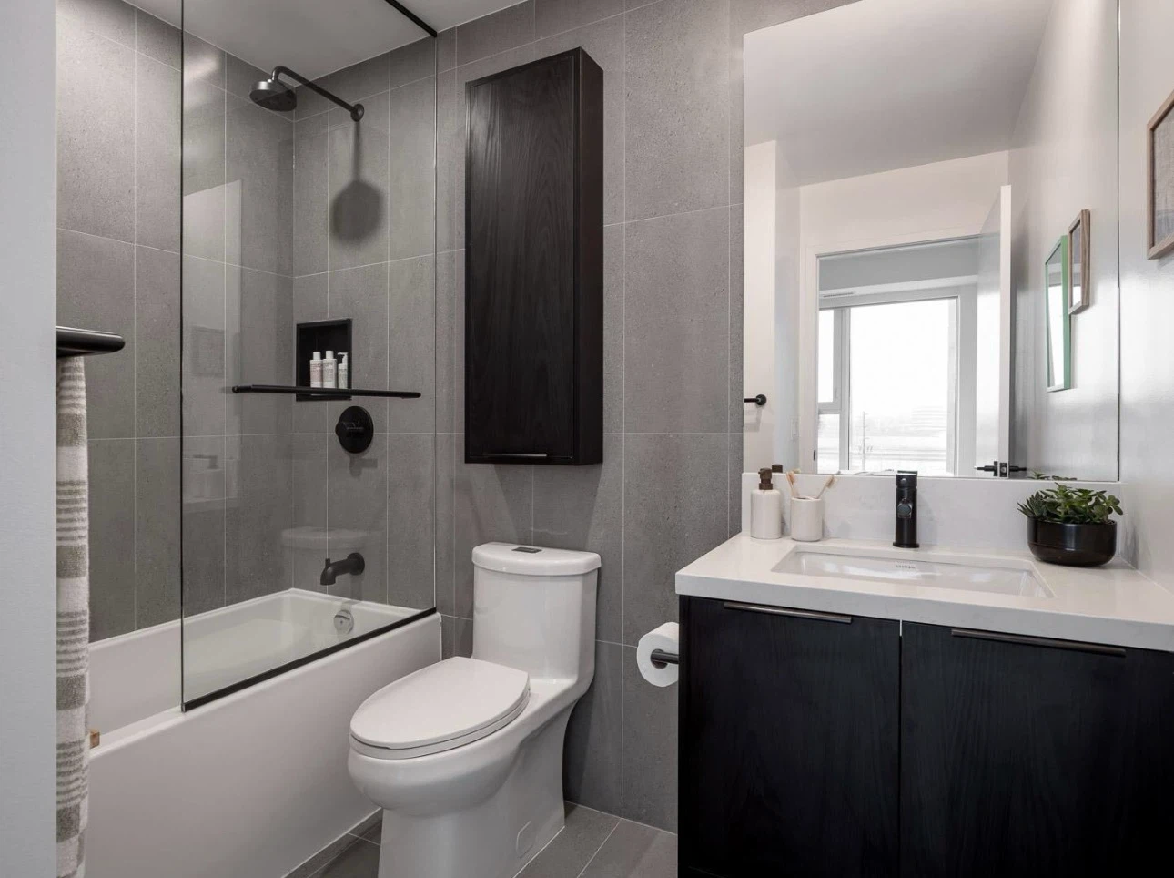 Condo for rent 1 bed 1 bath - photo 2