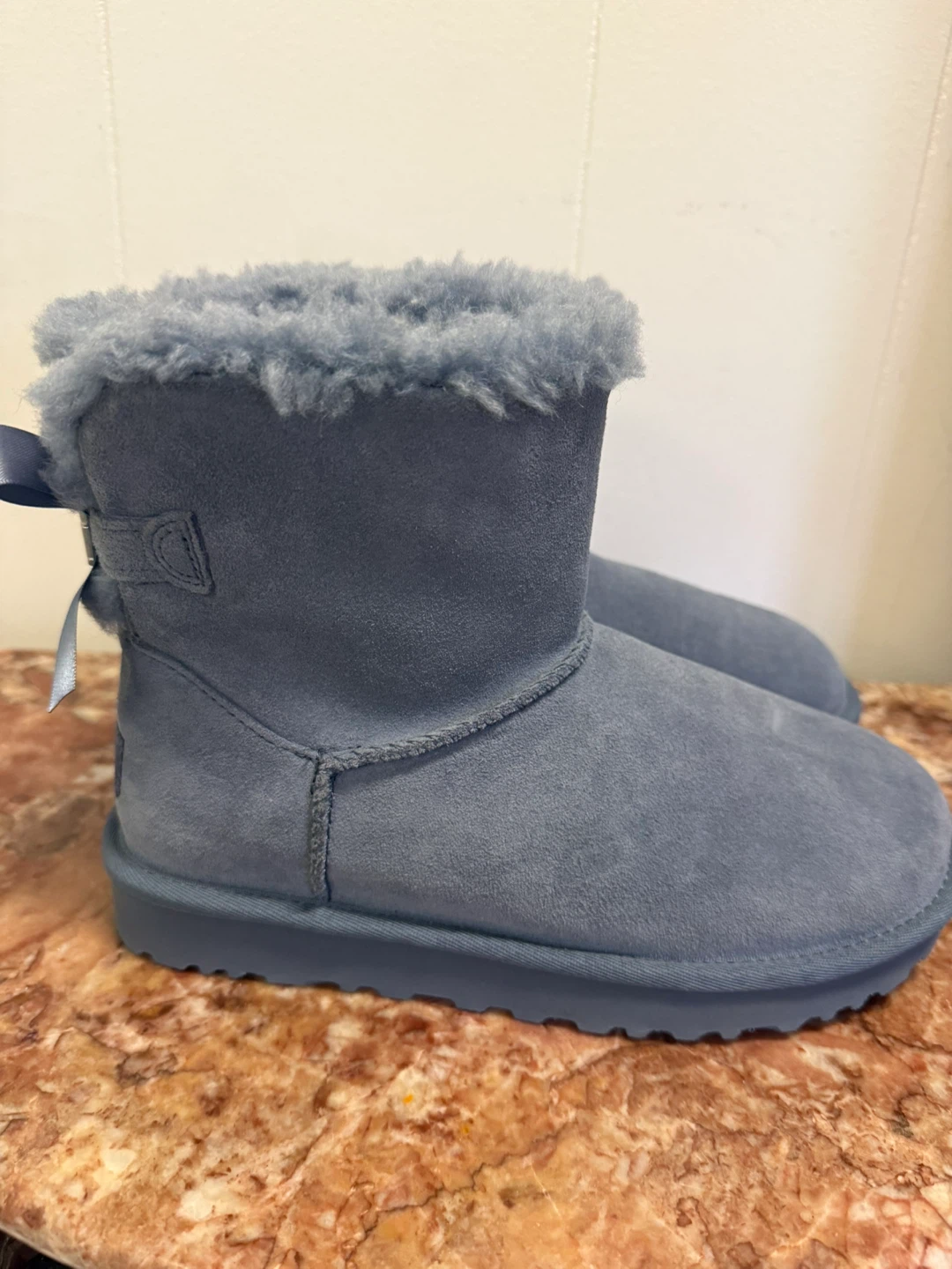 Brand New UGG  Mini Bailey Bow with Metal Charm - photo 3