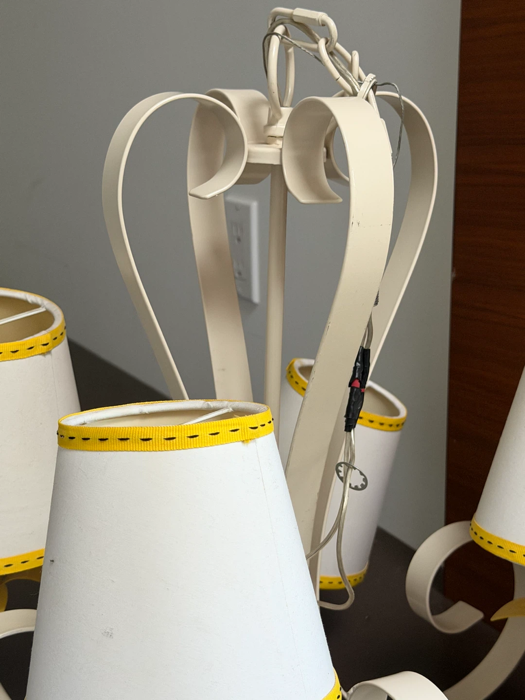 Pottery barn kids Cream and yellow metal chandelier - photo 4