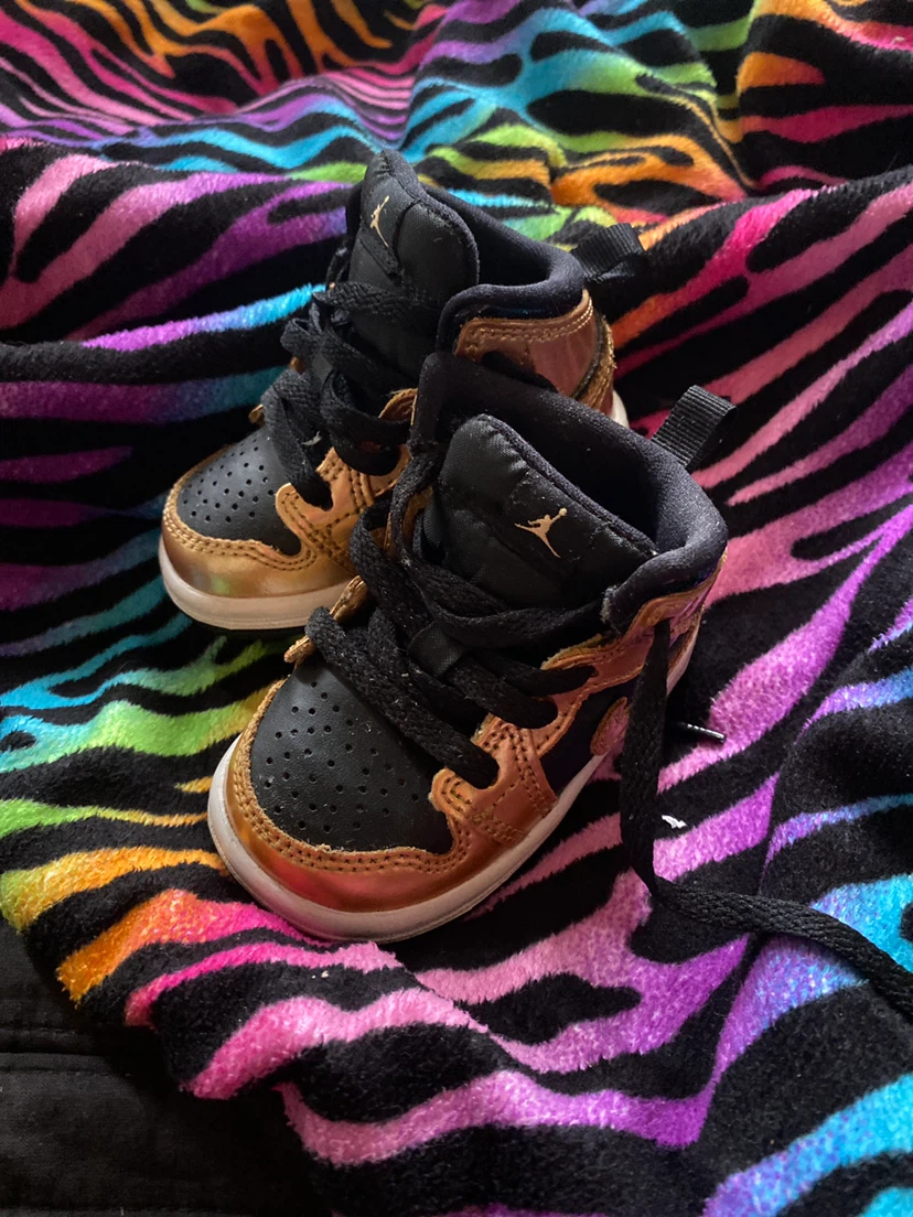 Jordan Baby Shoes Black and Metallic Bronze