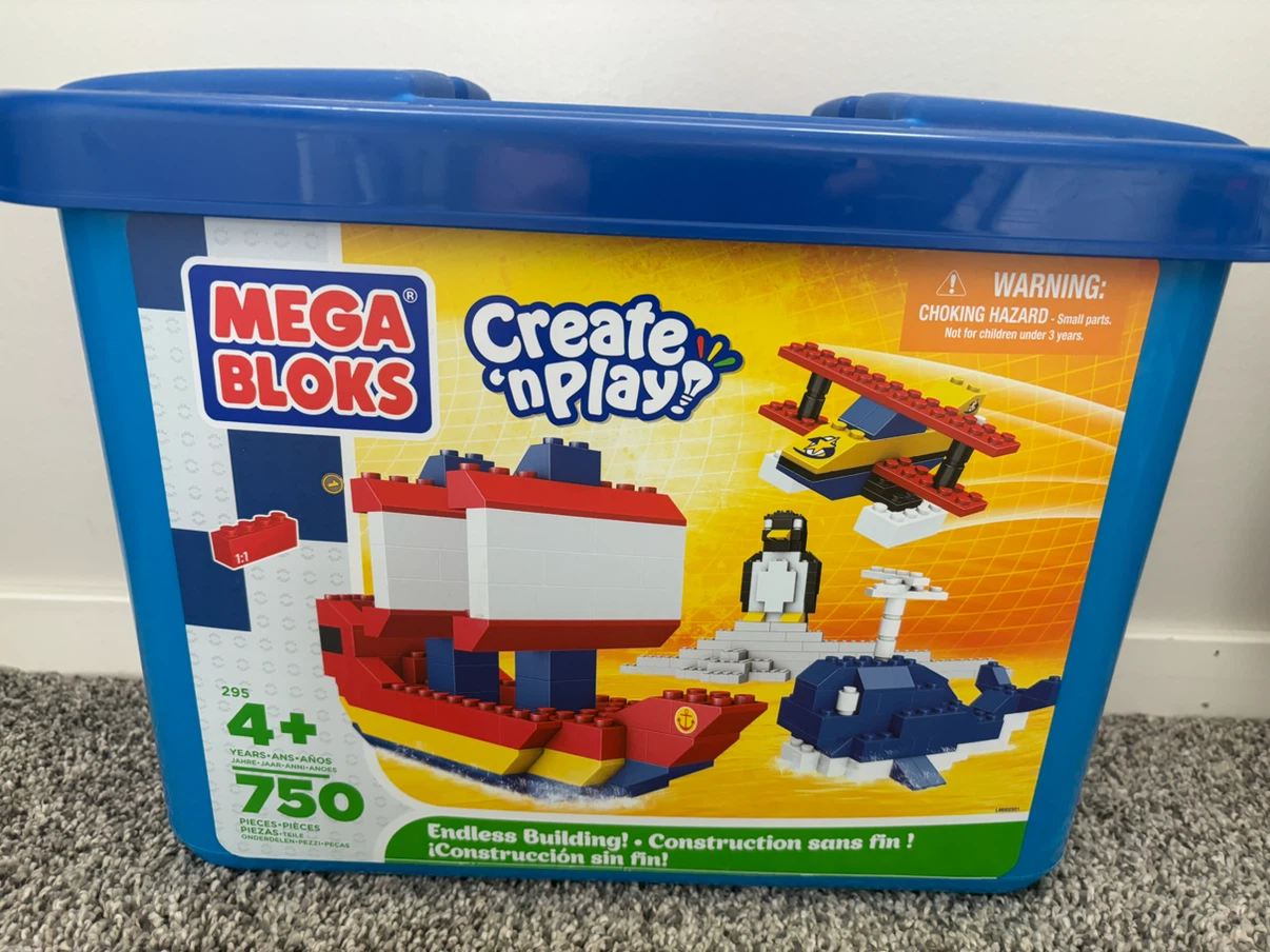 Mega Bloks Create 'n Play Building Set