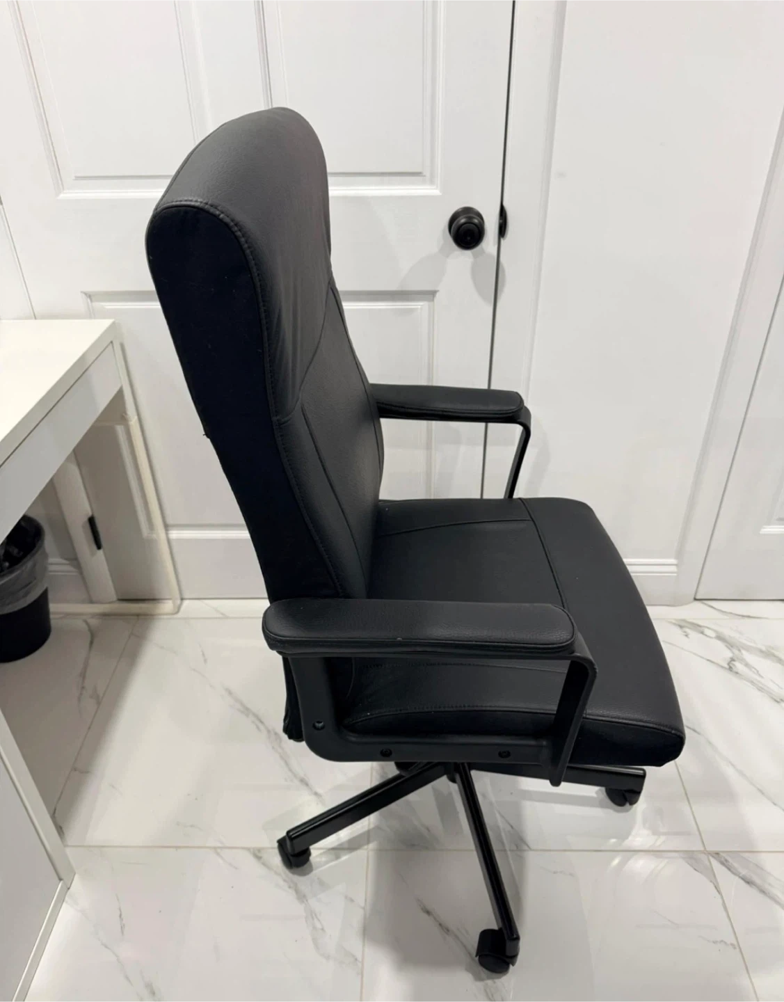 Black Office Chair - photo 4