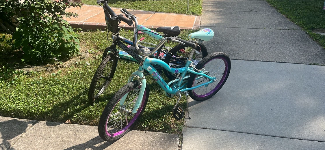 Two Schwinn Kids Bicycles - photo 2