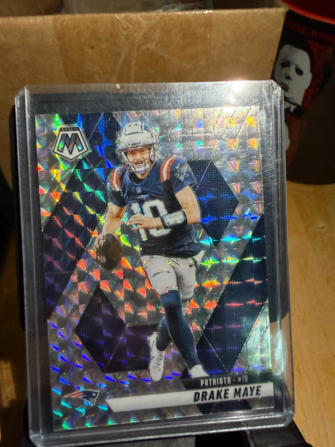 2025 Panini Silver Mosaic Drake Maye Card - photo 2