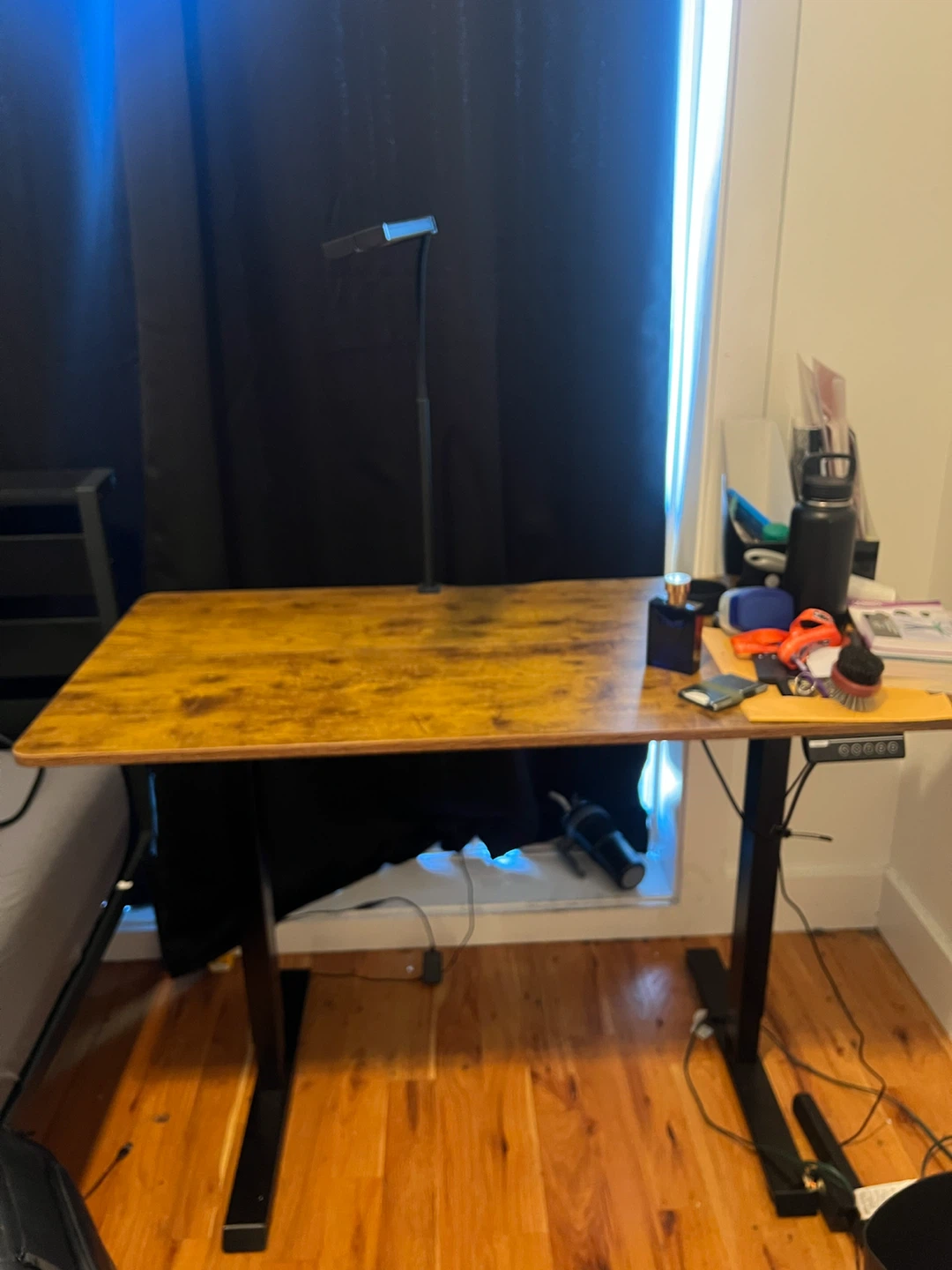 Veken Adjustable Standing Desk