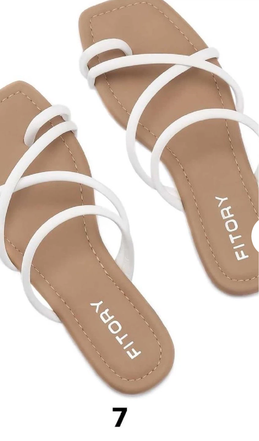 Fitory White Toe-Loop Sandals Size 7