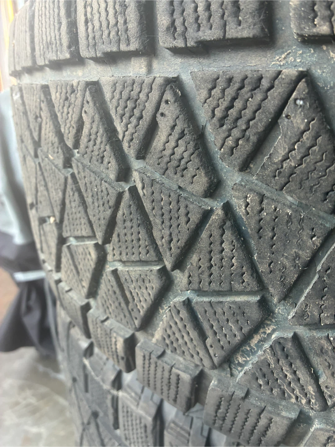 4 Bridgestone Blizzak DM-V2 Tires P275/65R18 - photo 4