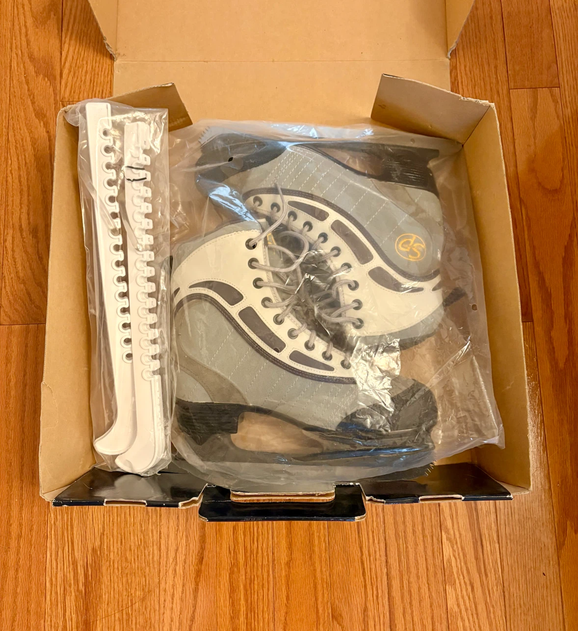 CCM Comfort Series SP Ice Skates - Size 7 - photo 2