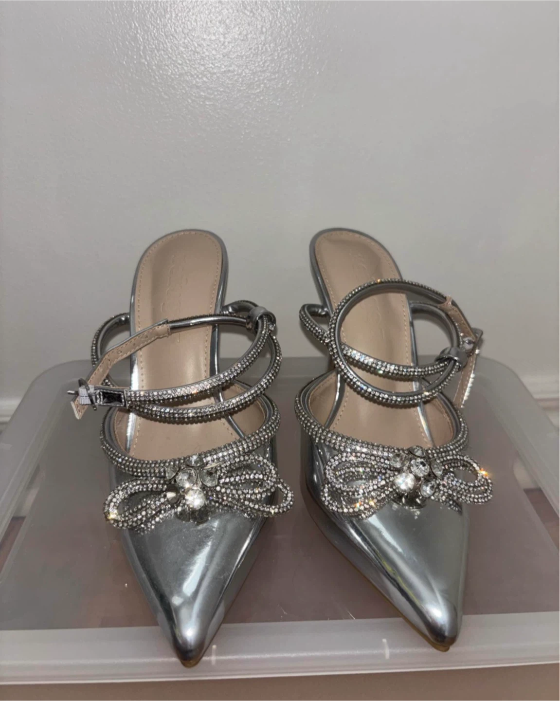 Refuge silver rhinestone bow heels - photo 3
