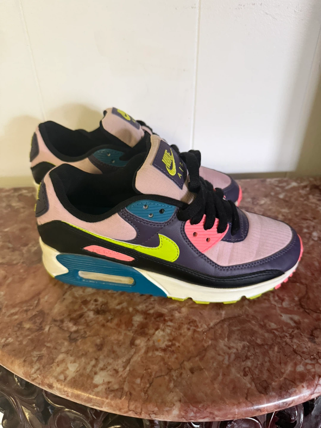 Nike Women's Air Max 90  Highlight Volt Pink