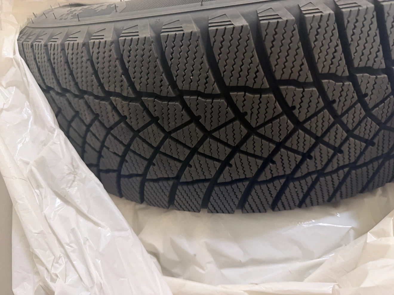 195/65/r15  Set Winter Edge II Tire with Steel Wheel