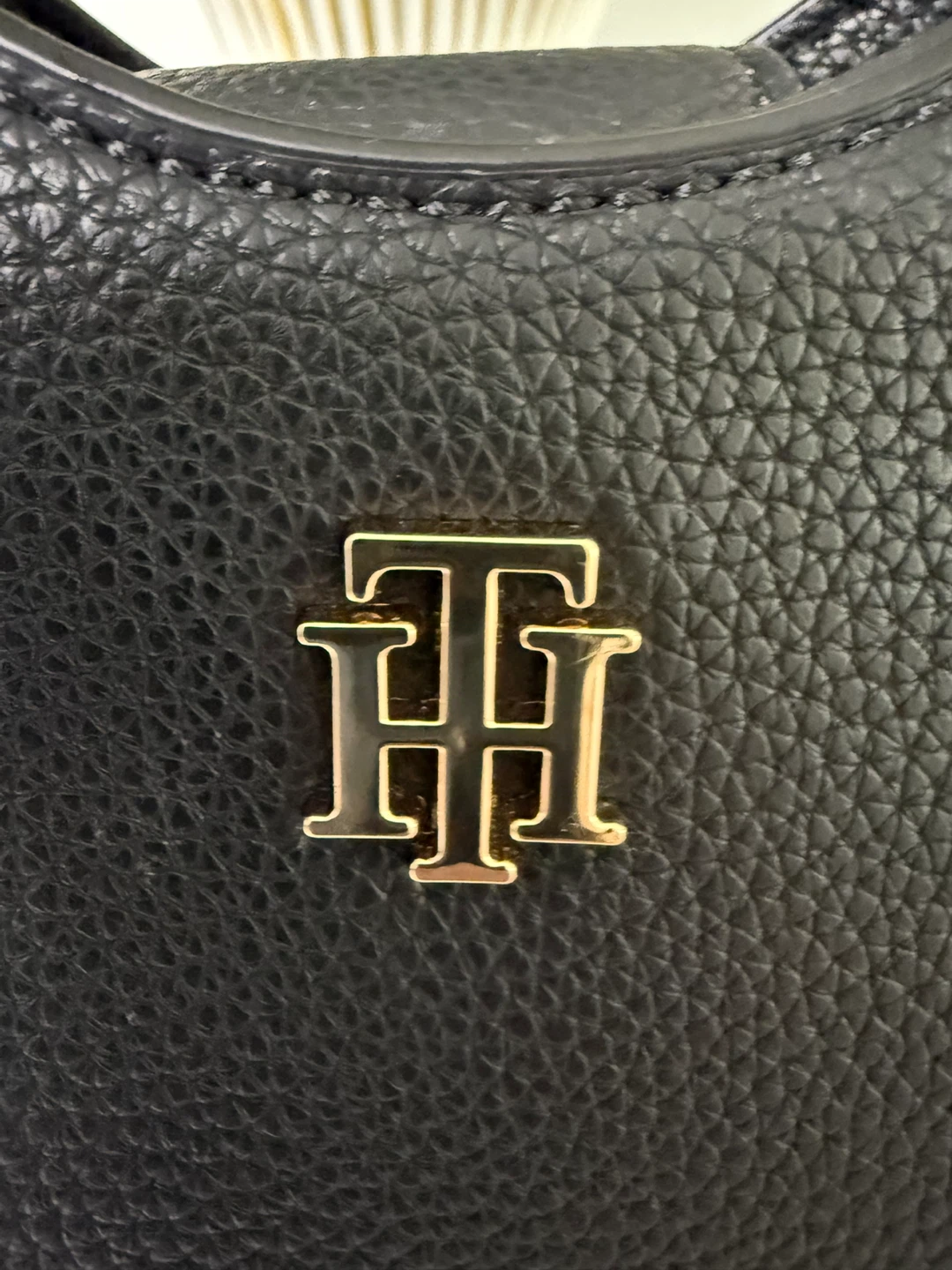 Tommy Hilfiger Black Shoulder Bag - photo 5