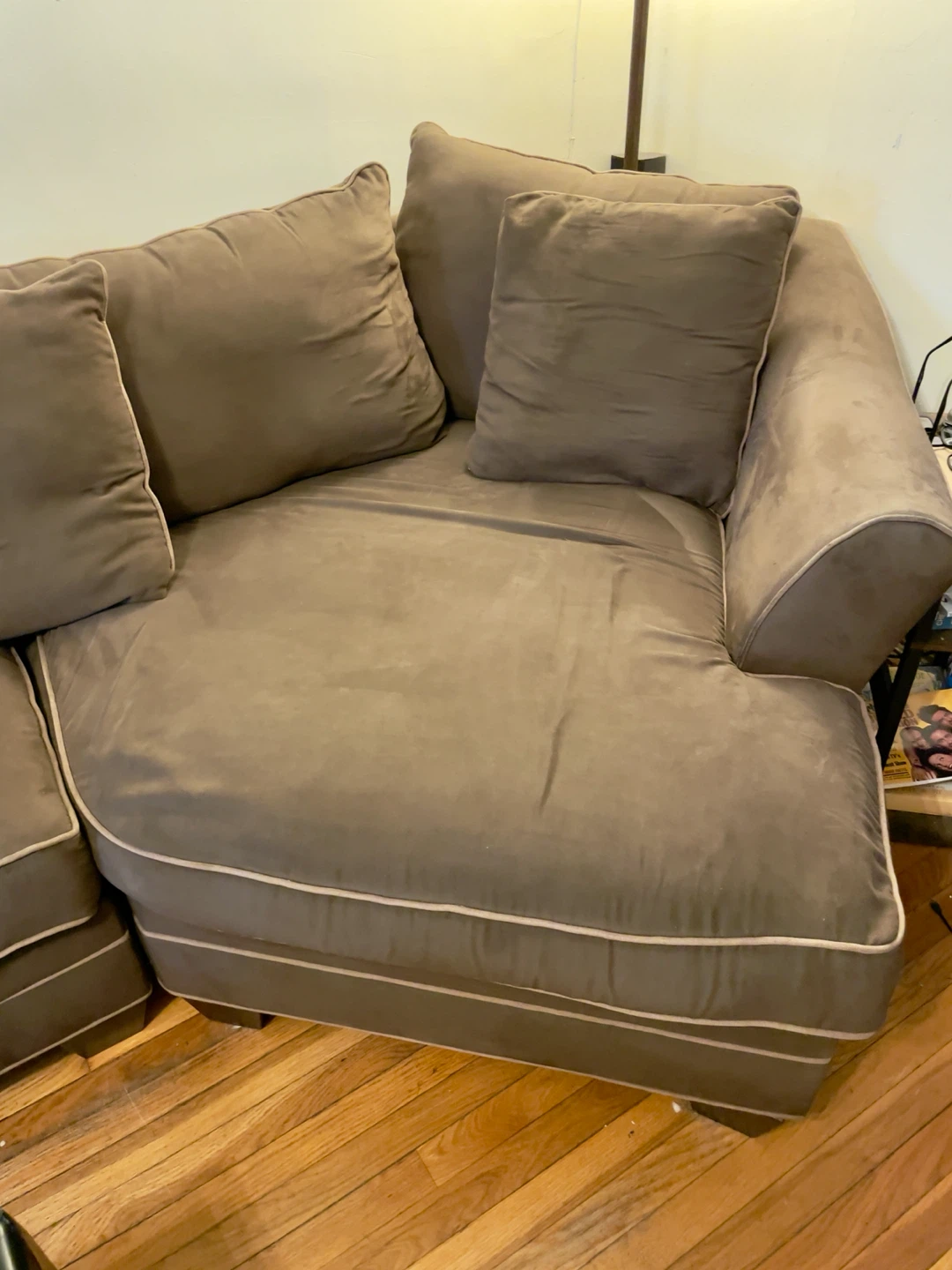 Comfy large sectional - photo 4