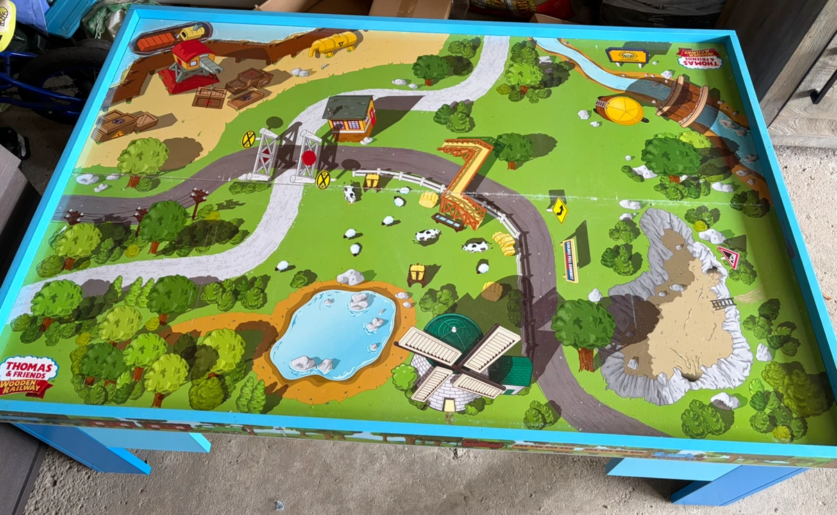 Thomas & Friends Wooden Railway Train Table