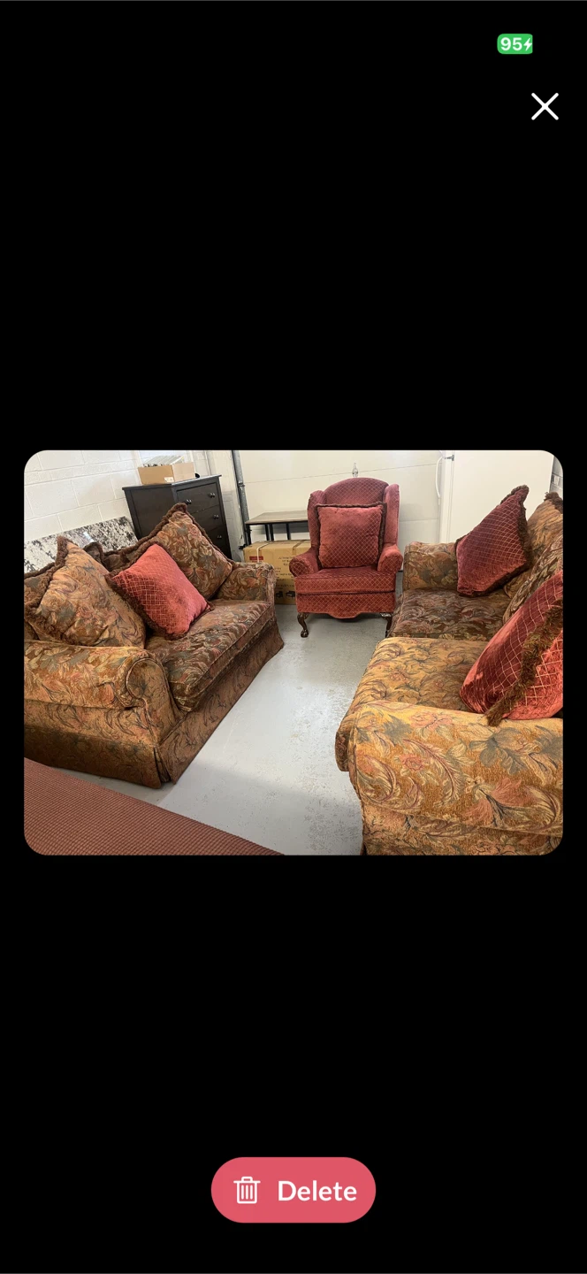 Two Traditional Floral Print Sofas - photo 2