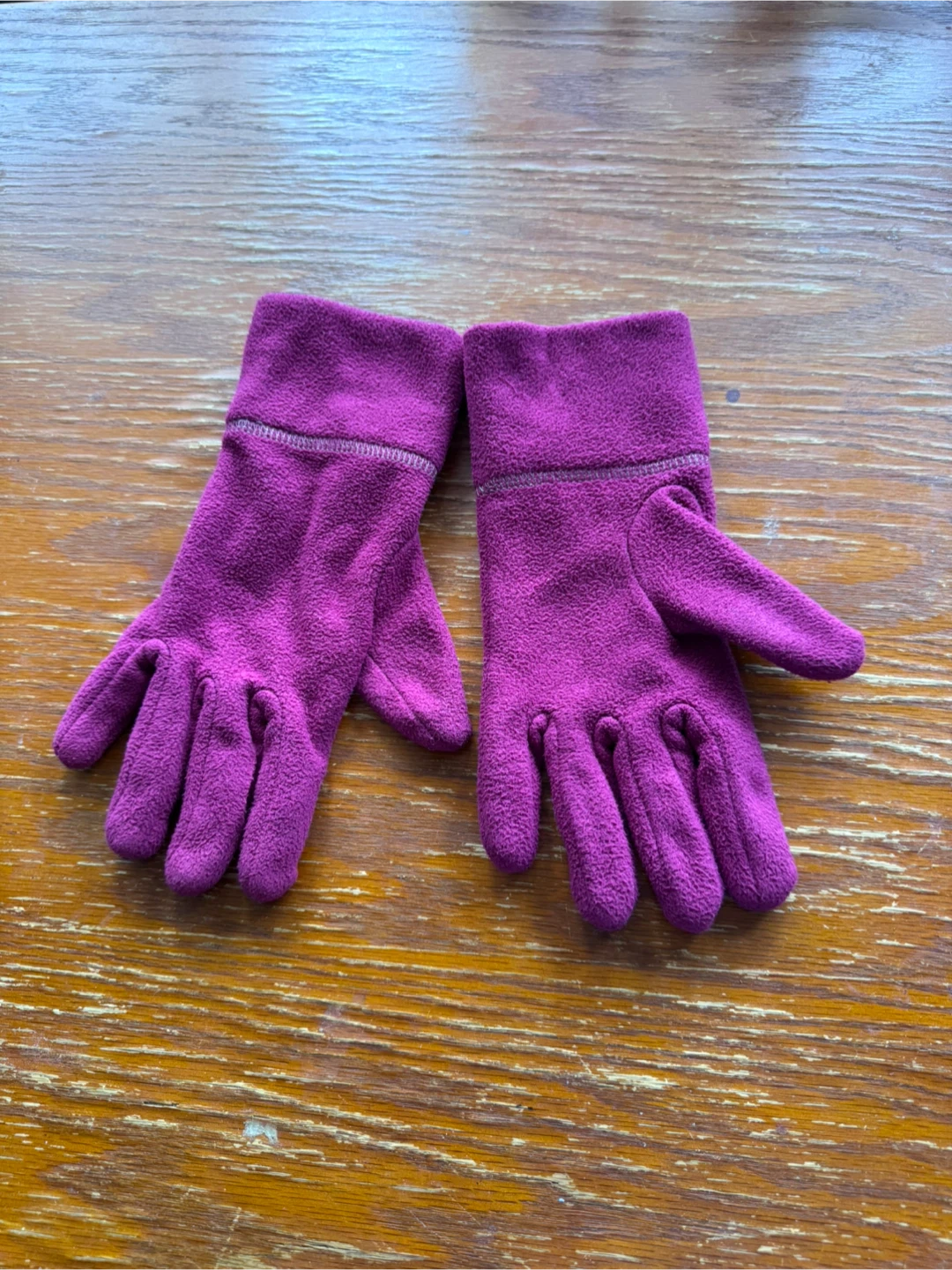 Used Pink fleece gloves - photo 2
