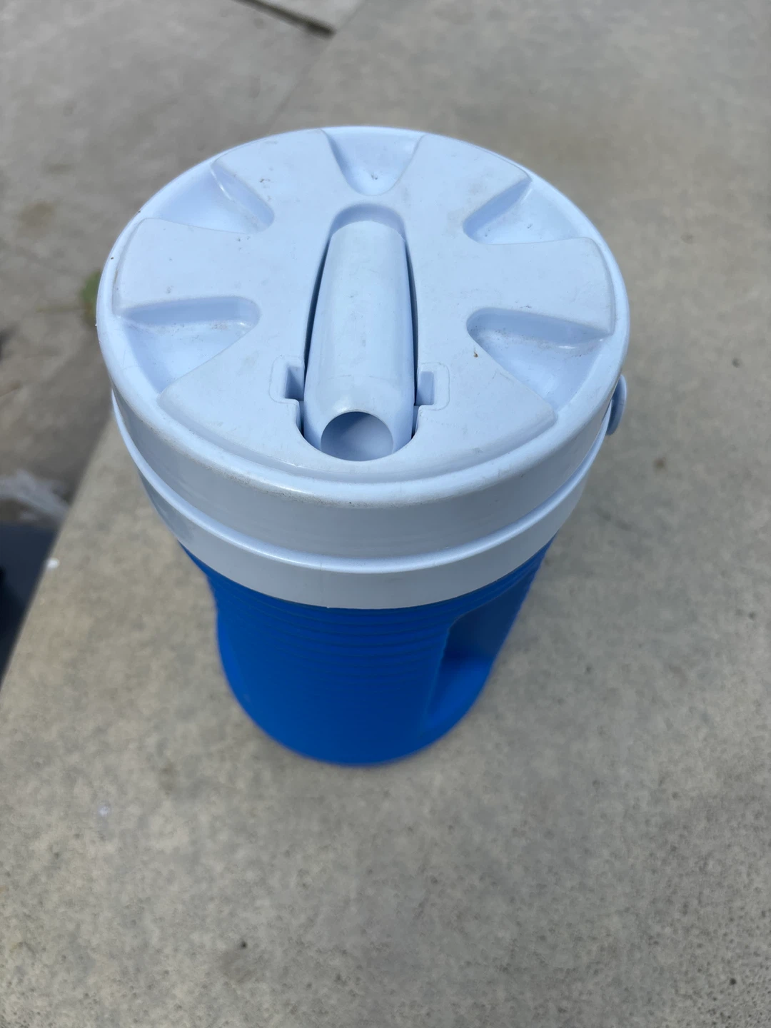 Rubbermaid Blue Insulated Jug - photo 2