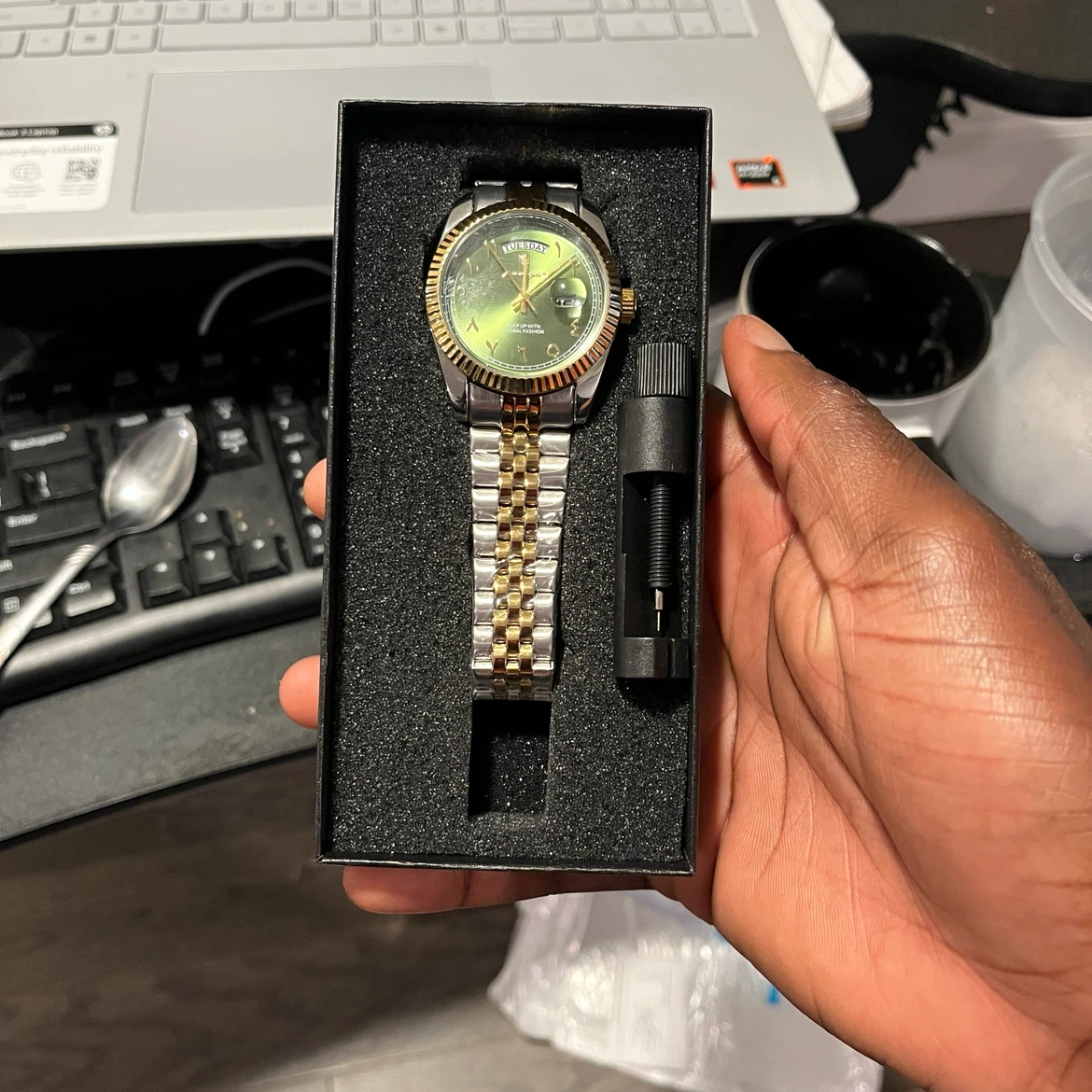 Poedagar Two-Tone Watch with Link Adjustment Tool - photo 3