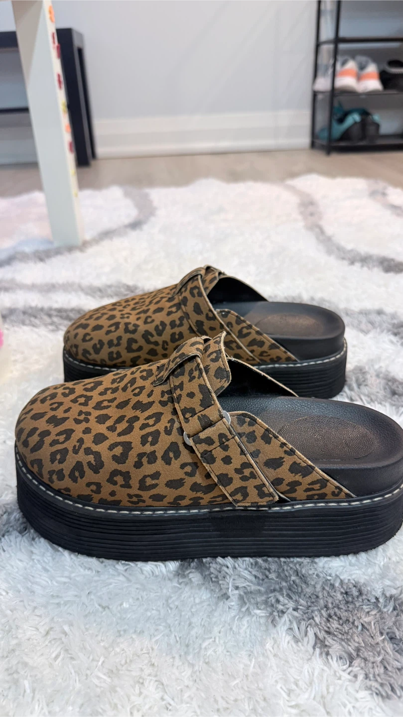 Leopard Print Platform Clogs - photo 2