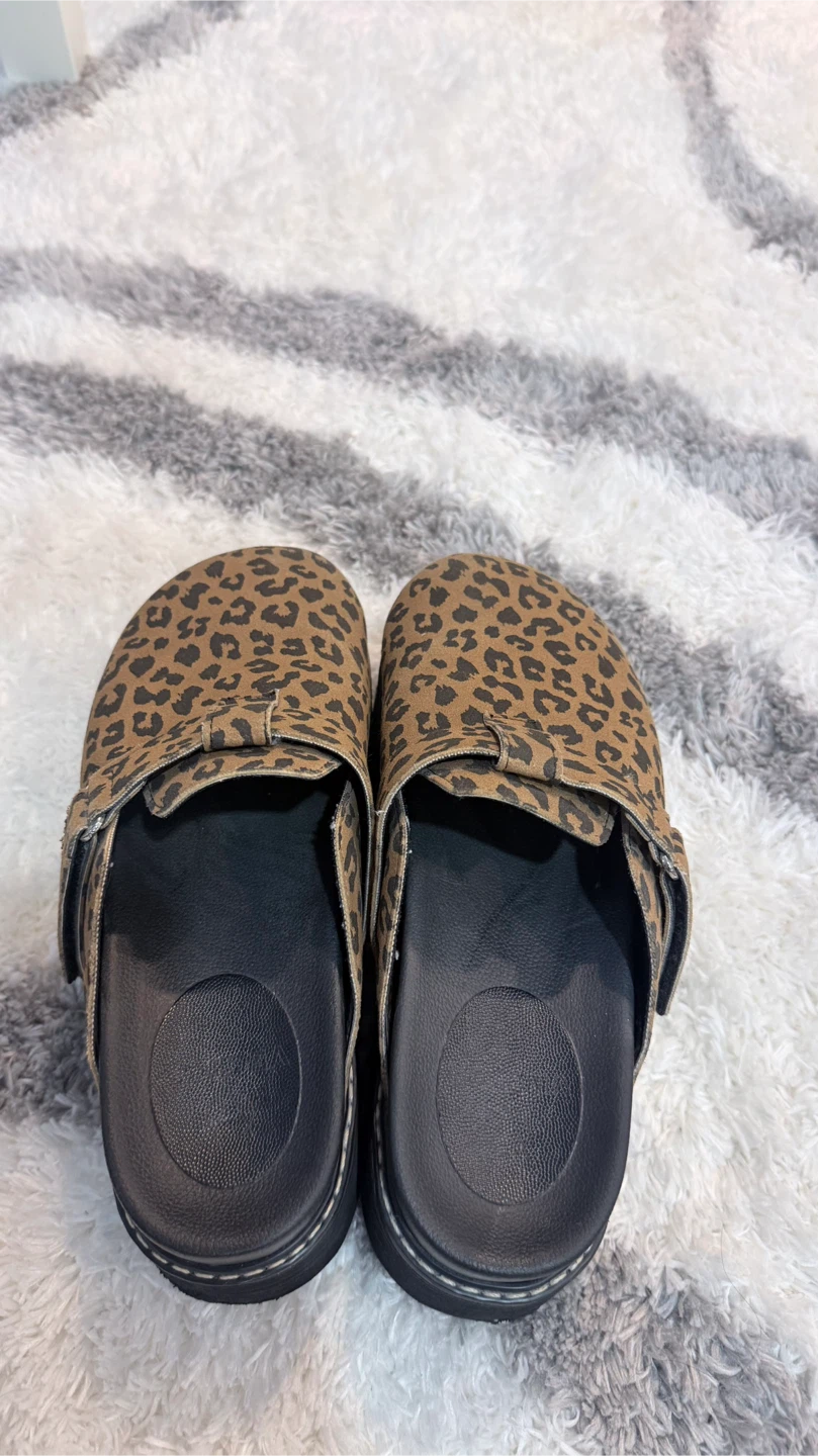 Leopard Print Platform Clogs - photo 3