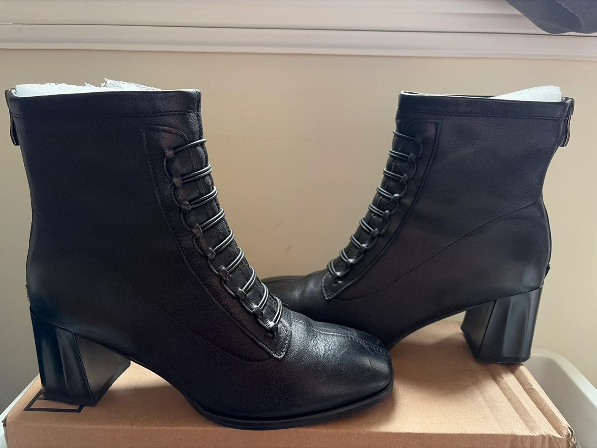 Black Heeled Ankle Boots - photo 3