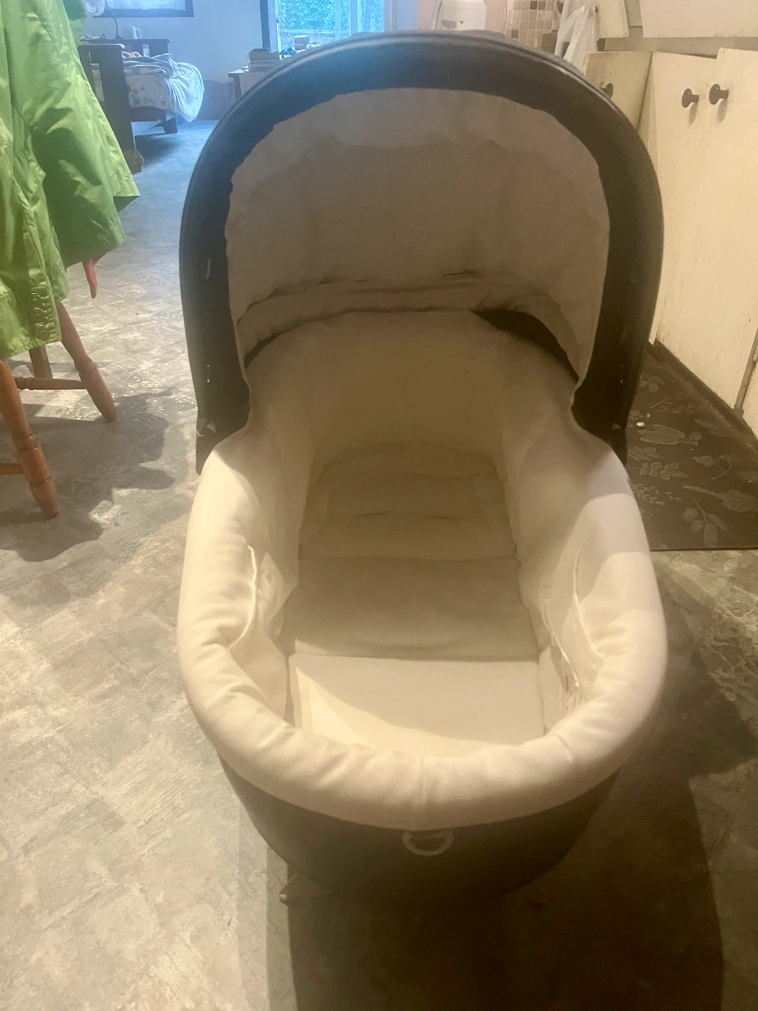 Free Beautiful Peg Perego Bassinet