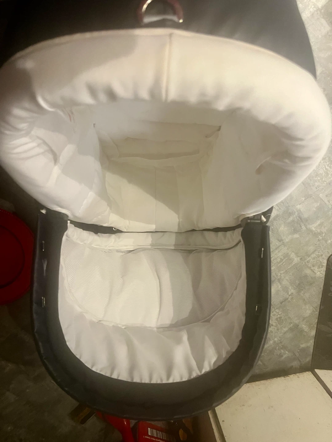 Free Beautiful Peg Perego Bassinet - photo 3