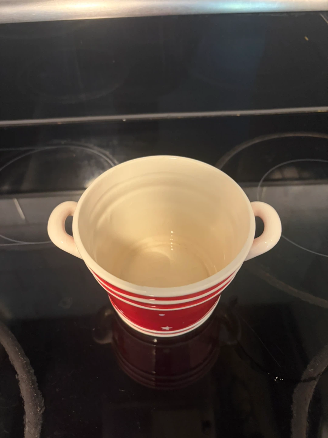 Red and white ceramic star motif bowl with handles - photo 2