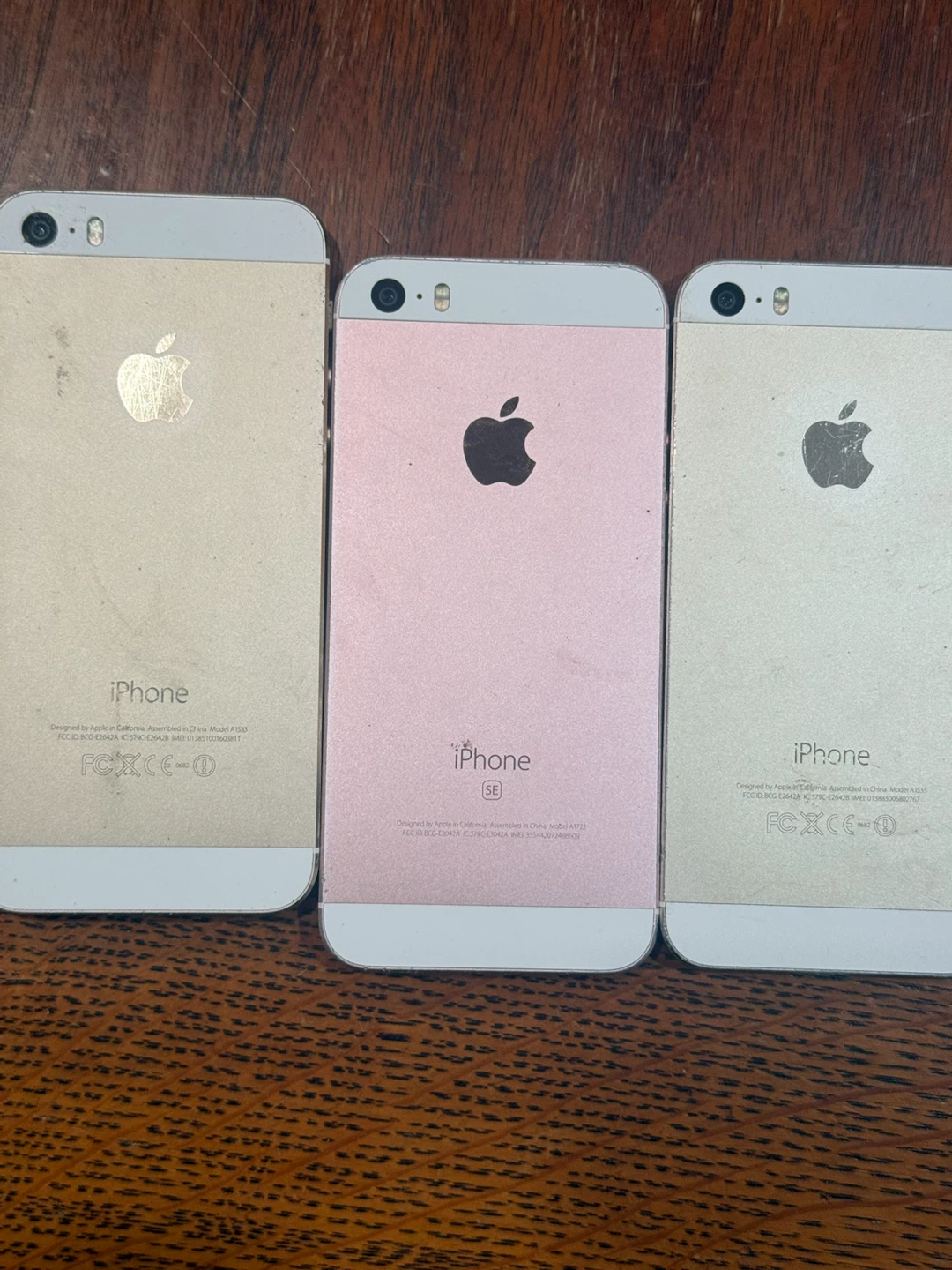 Set of 3 Apple iPhones