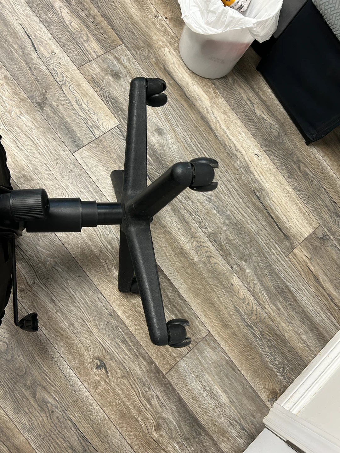 Black Office Chair - photo 2