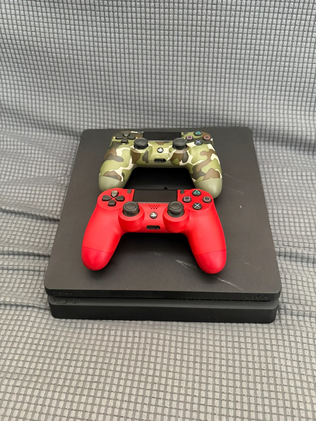 Sony PlayStation 4 500GB Console - photo 2