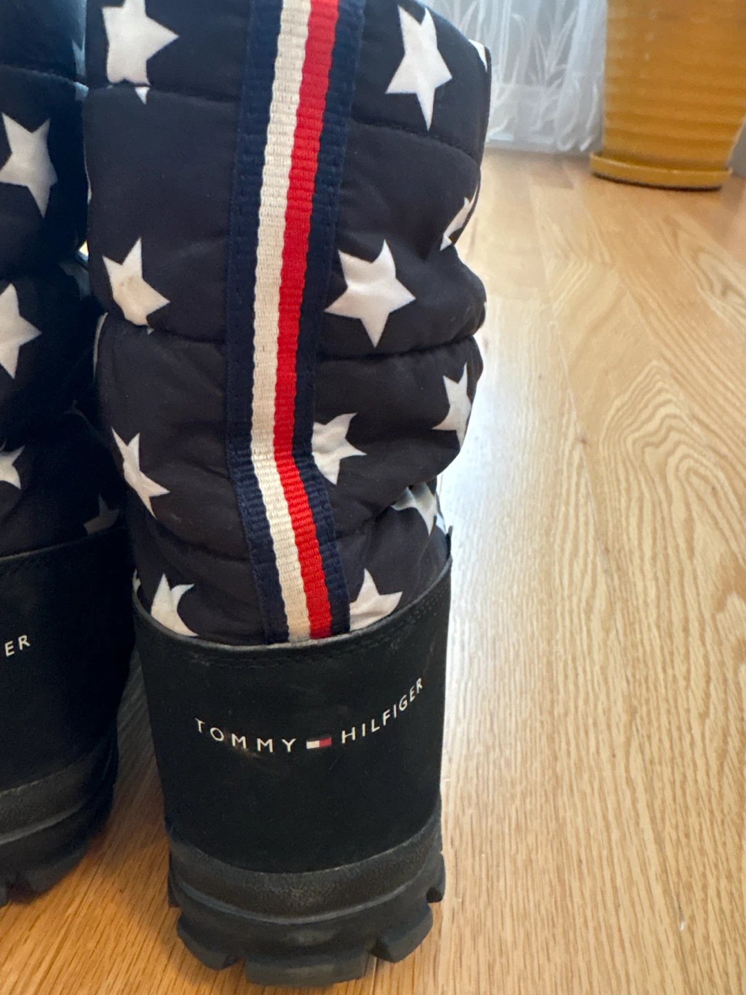 Tommy Hilfiger Star Pattern Winter Boots Size 38 - photo 2