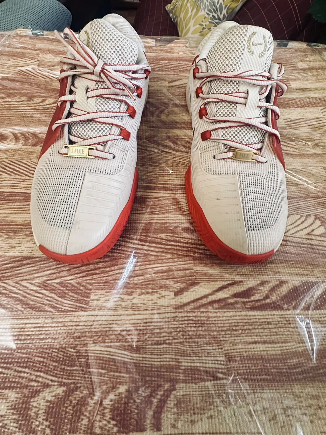 Nike LeBron Witness 8 Basketball Shoes Size 9