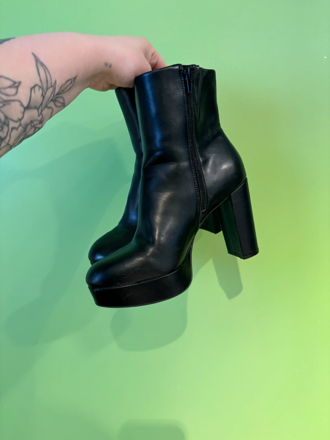 Black platform ankle boots size 8 - photo 3