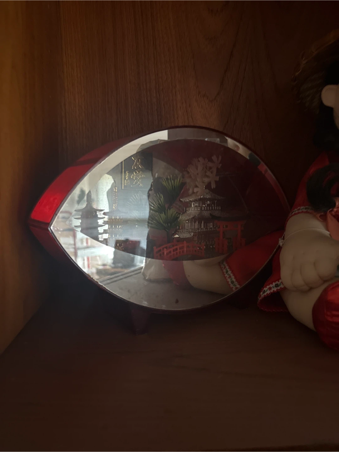 $50 Vintage Japanese Pagoda Mirror Display