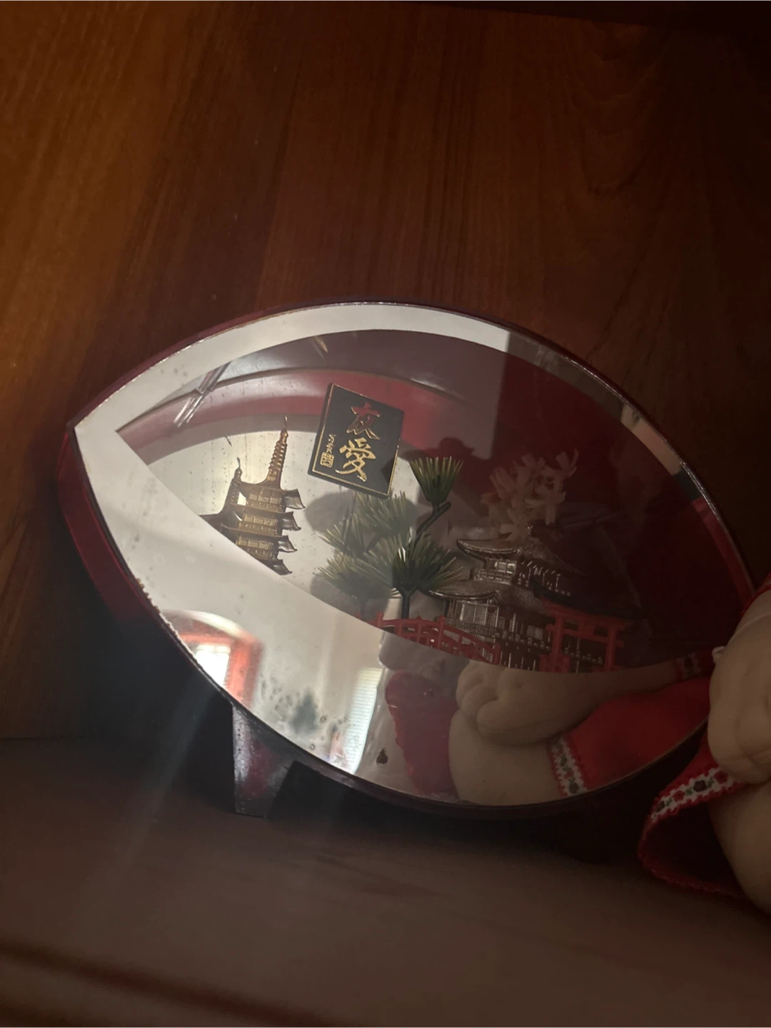 $50 Vintage Japanese Pagoda Mirror Display - photo 2