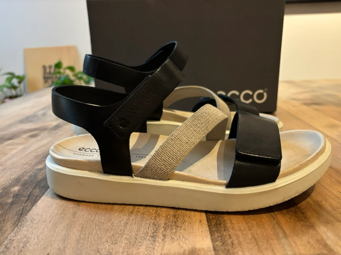 ECCO FLOWT Women’s Sandals | Size 39 - photo 2