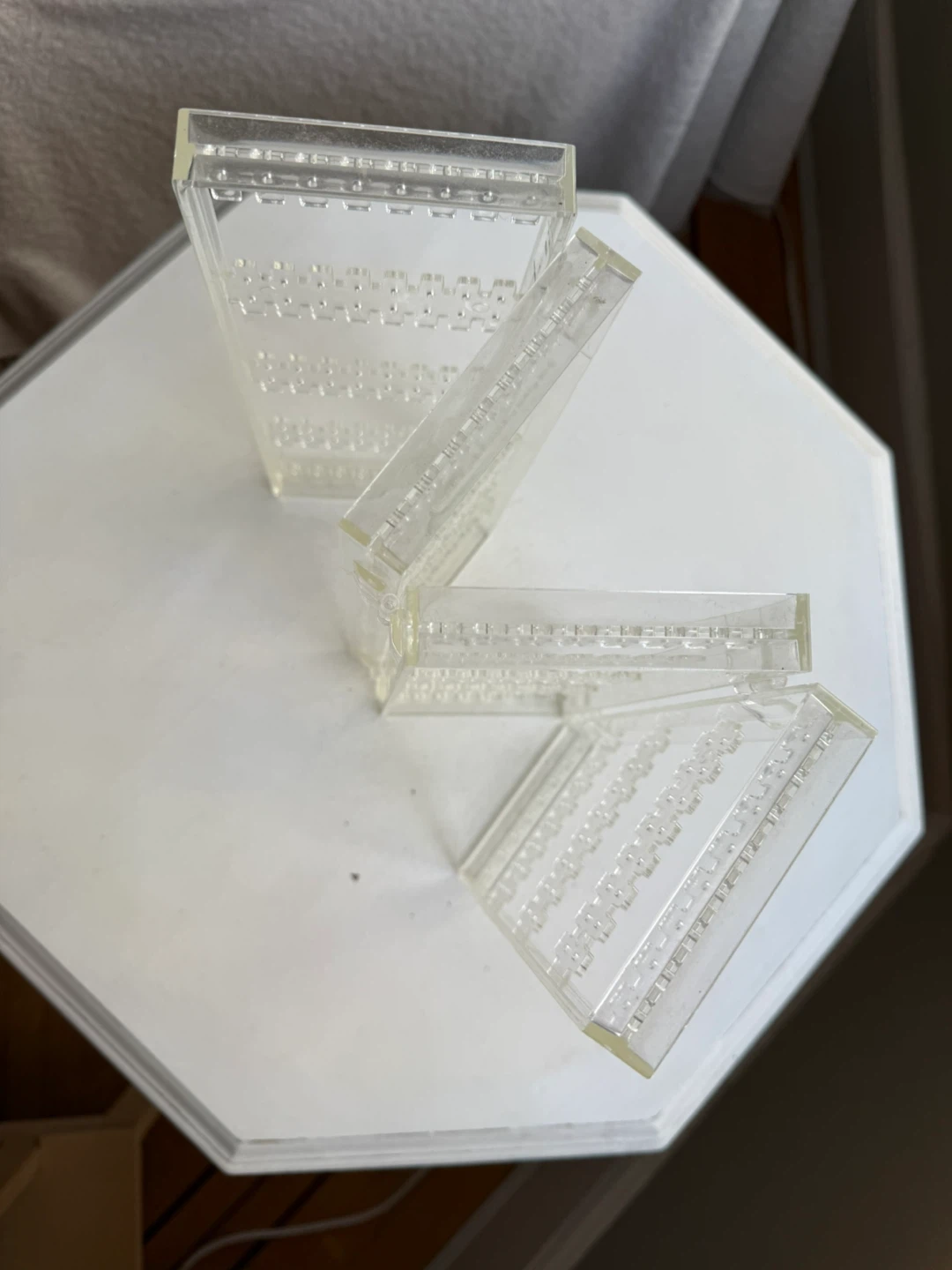Clear acrylic jewelry holder - photo 3