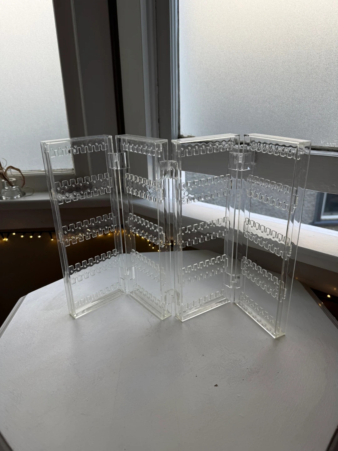 Clear acrylic jewelry holder - photo 5