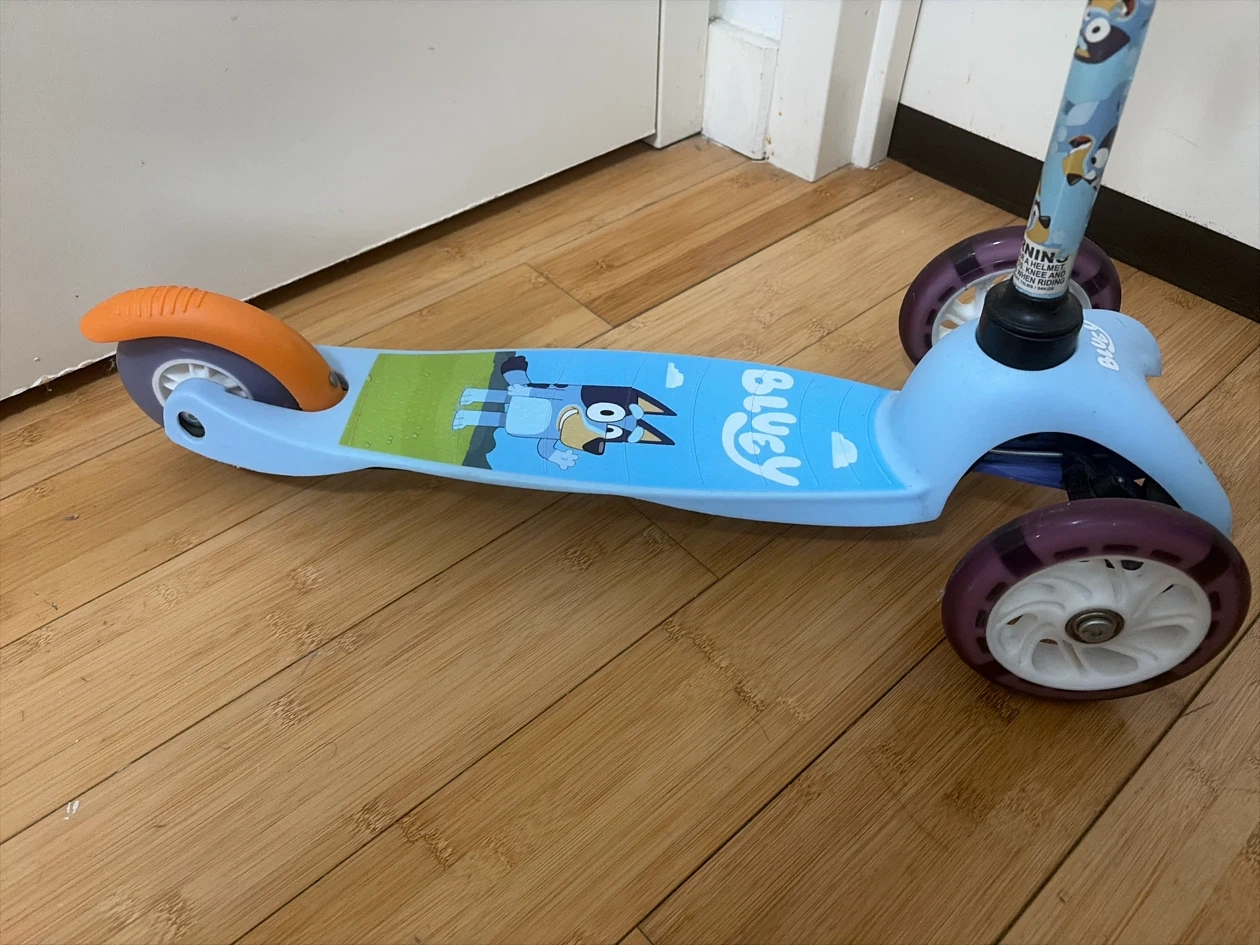 Bluey 3-Wheel Kids Scooter - photo 2