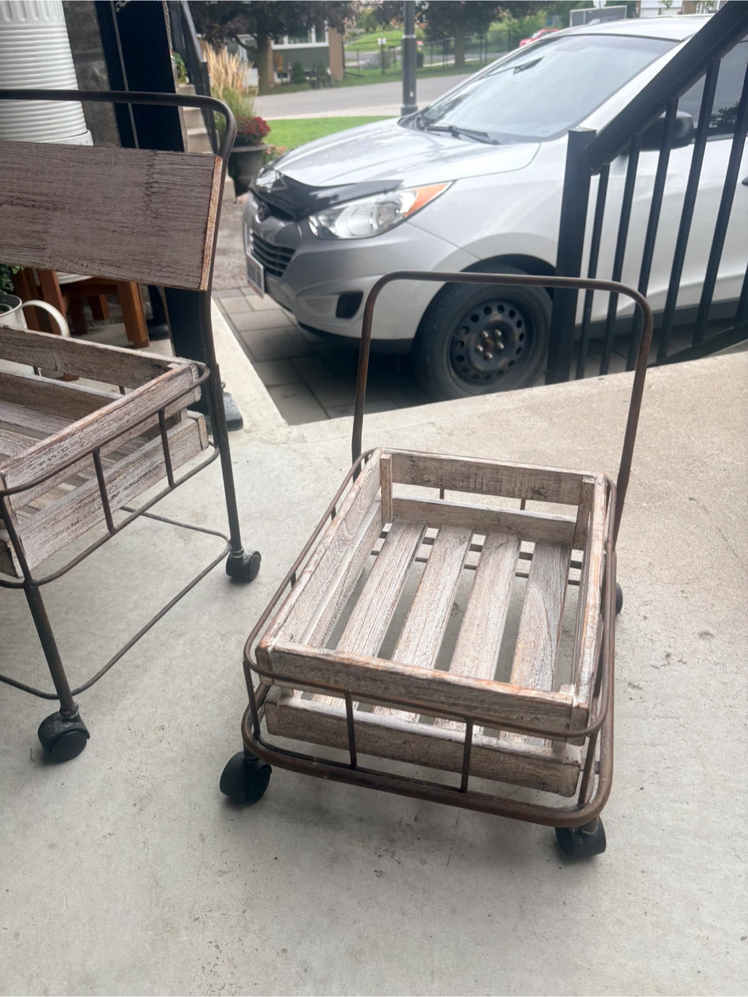 Rustic wooden rolling crates - photo 3
