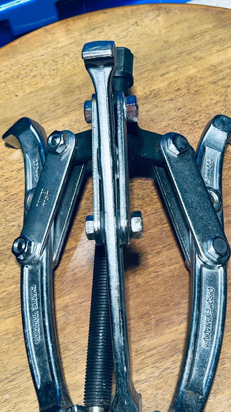8” / 200mm 3-Jaw Gear & Bearing Puller – Chrome Vanadium
