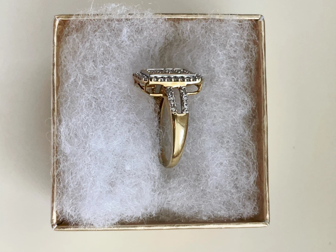 10K Yellow Gold Rectangle Diamond Cluster Halo Ring - photo 3