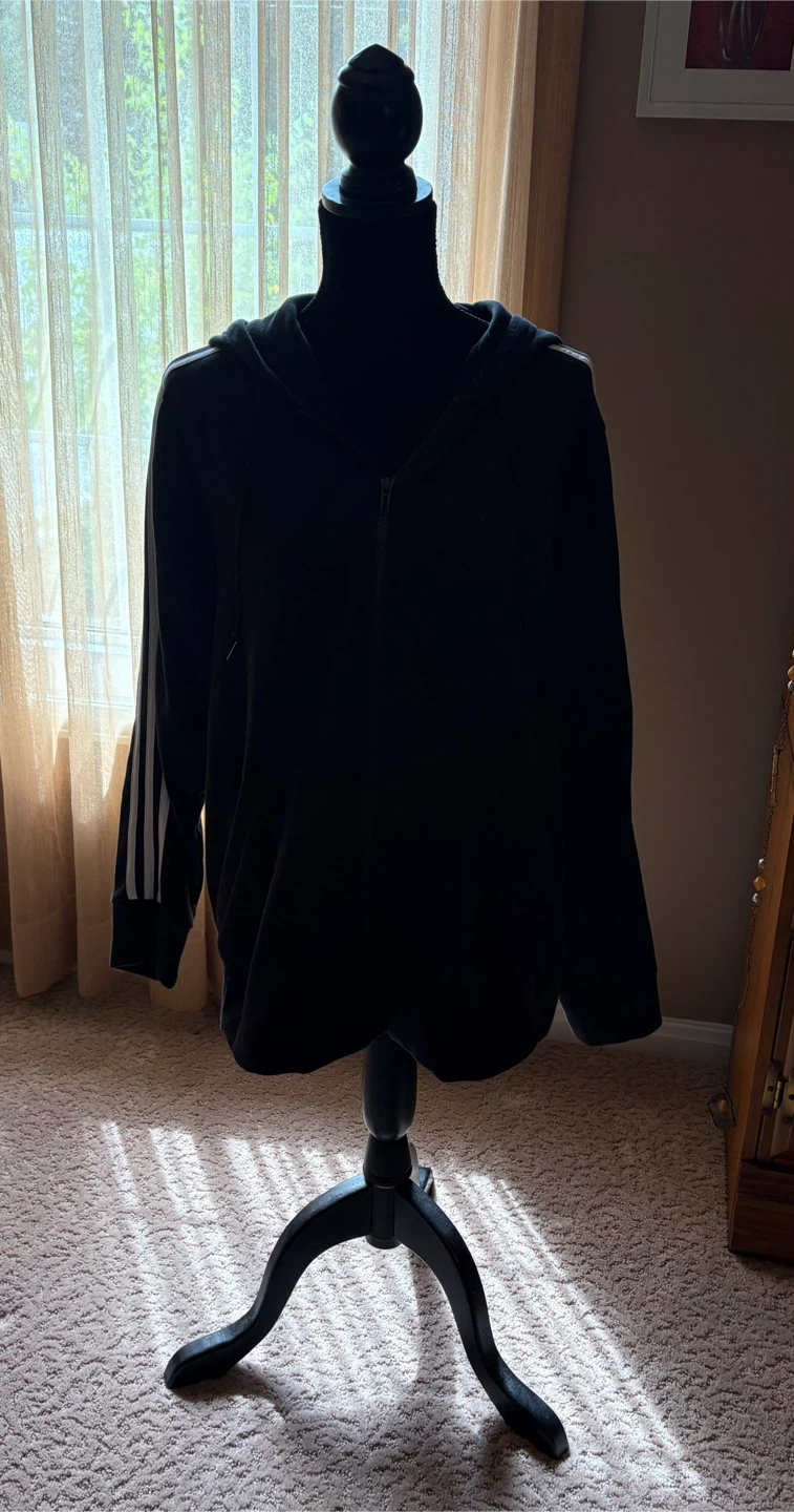 ✨✨Adidas Black Zip-Up Hoodie XL