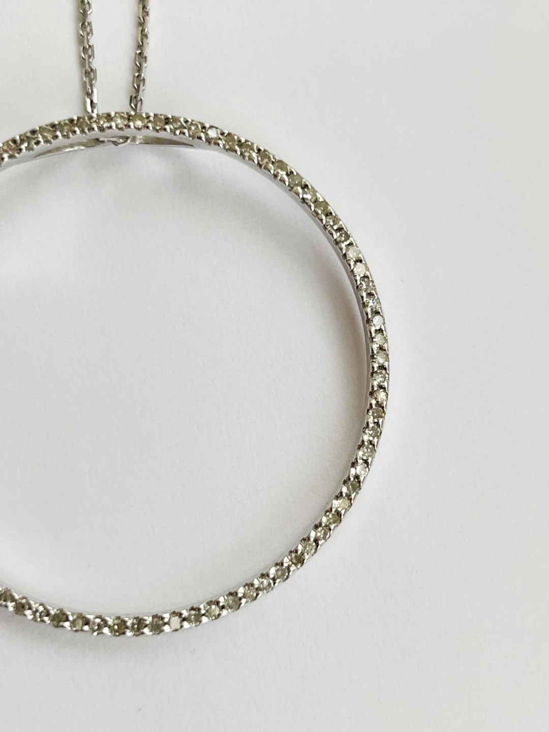 14K White Gold Diamond Circle Necklace - photo 2